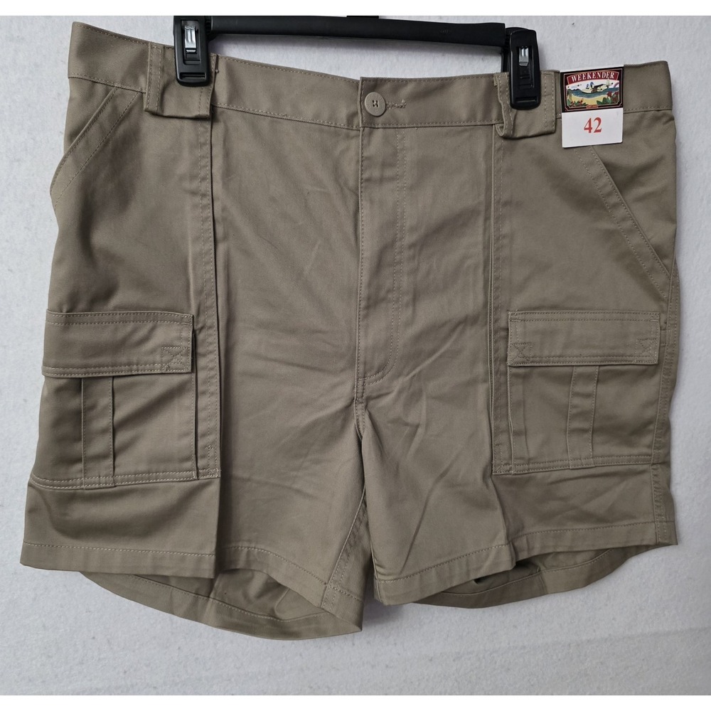 Weekender brand Men's Cargo Shorts in a beige color size 42 tag and side utilit